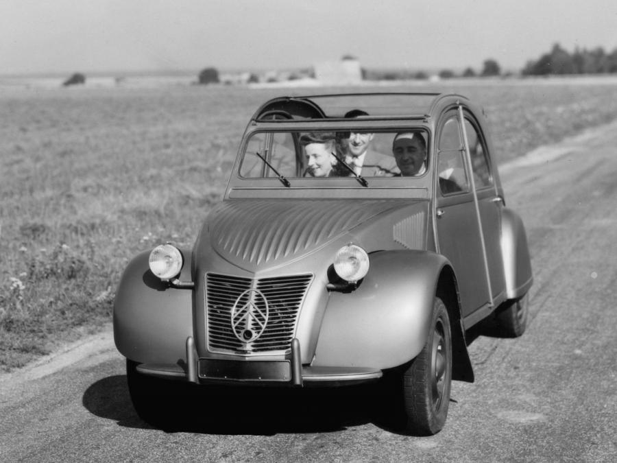  Citroen 2CV 1949 года  (фото 4 из 12)